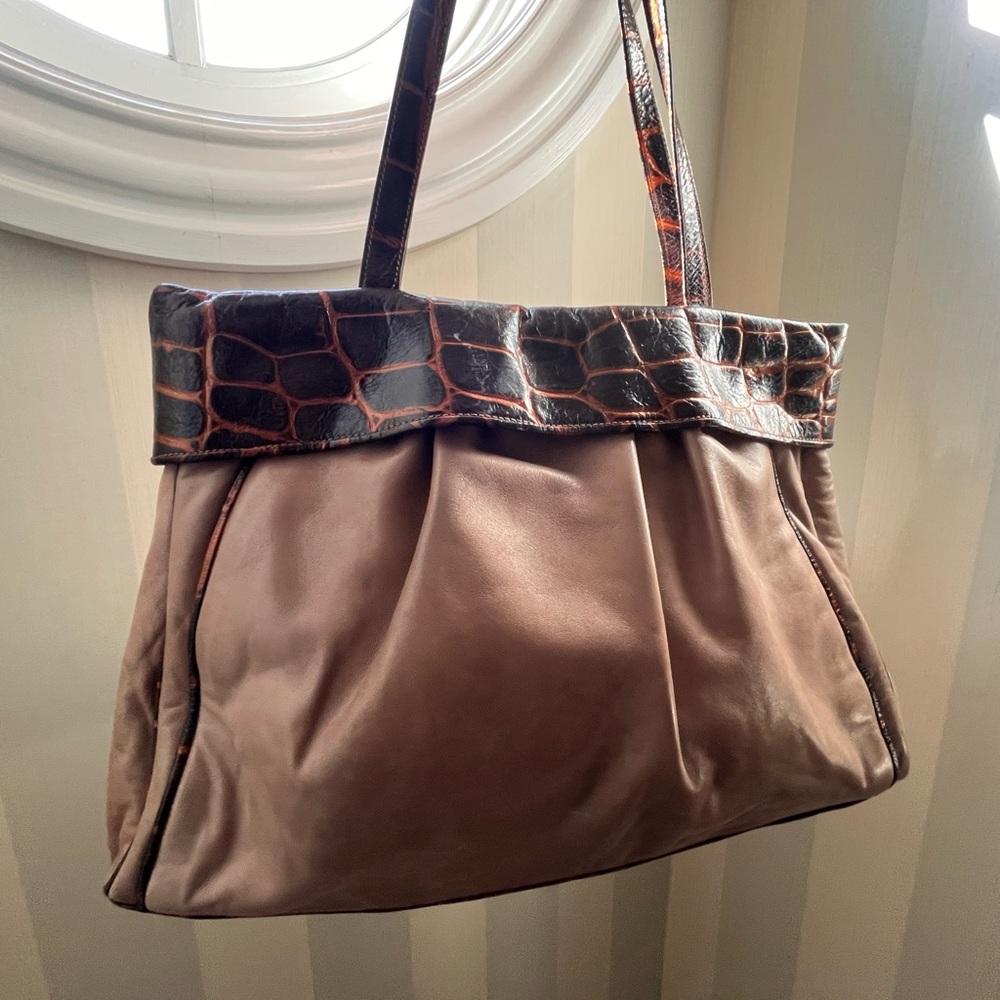 Elegant Brown Leather Purse